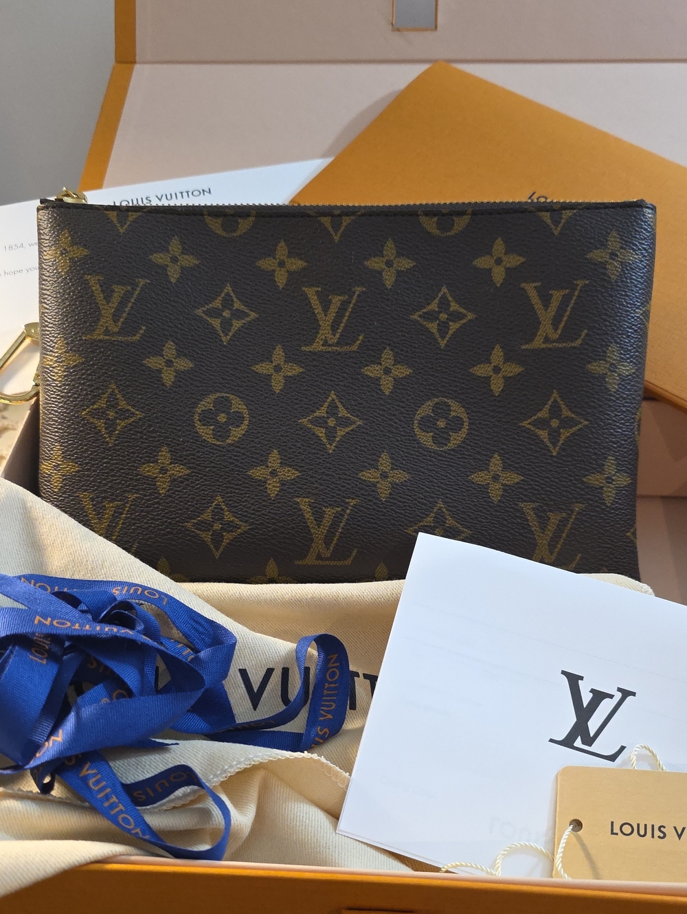 Louis Vuitton Monogram Medium Key Pouch Dust Bag Box Papers Like New Giftable